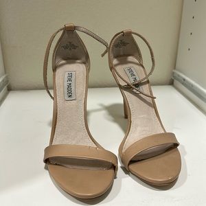Steve Madden nude heeel